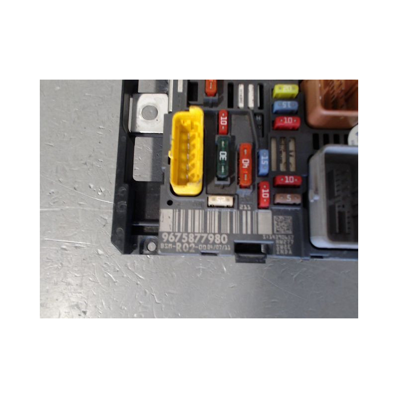 BOITE A FUSIBLES CITROEN C4