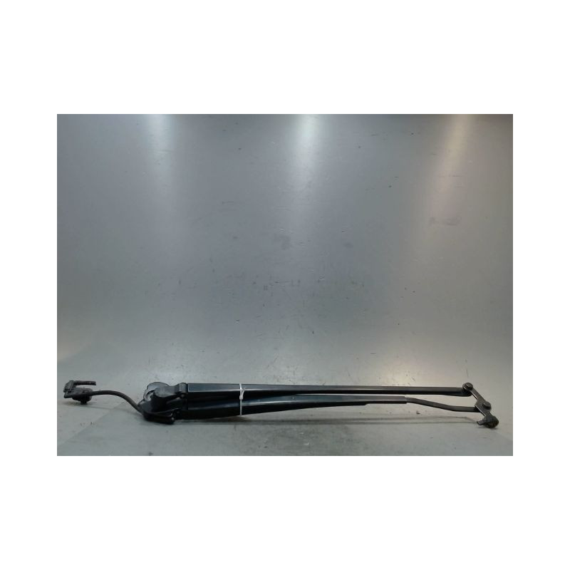 BRAS ESSUIE-GLACE AVANT TOYOTA YARIS