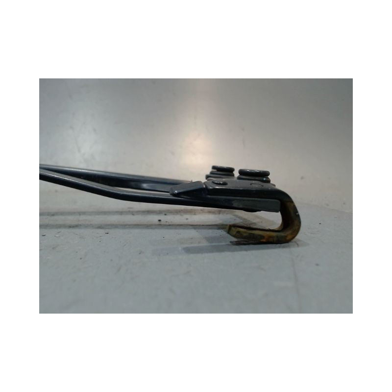 BRAS ESSUIE-GLACE AVANT TOYOTA YARIS