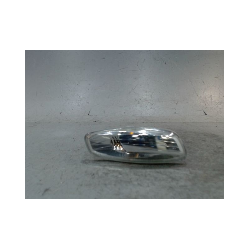 REPETITEUR RETROVISEUR DROIT PEUGEOT 3008