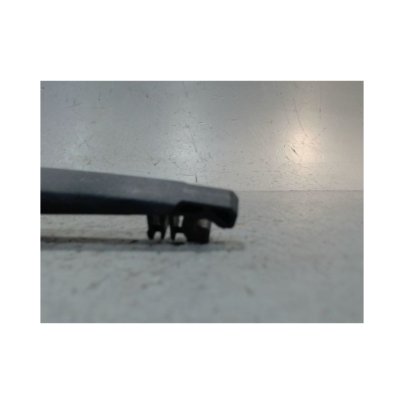 BRAS ESSUIE-GLACE ARRIERE TOYOTA YARIS