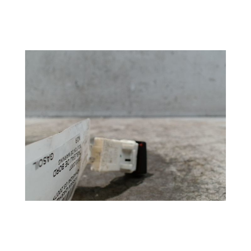 BOUTON DE WARNING NISSAN QHASQAI 2007-