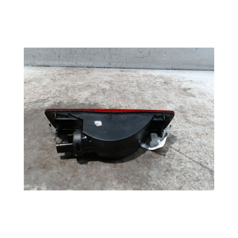 FEU BROUILLARD CENTRAL ARRIERE NISSAN QHASQAI 2007-