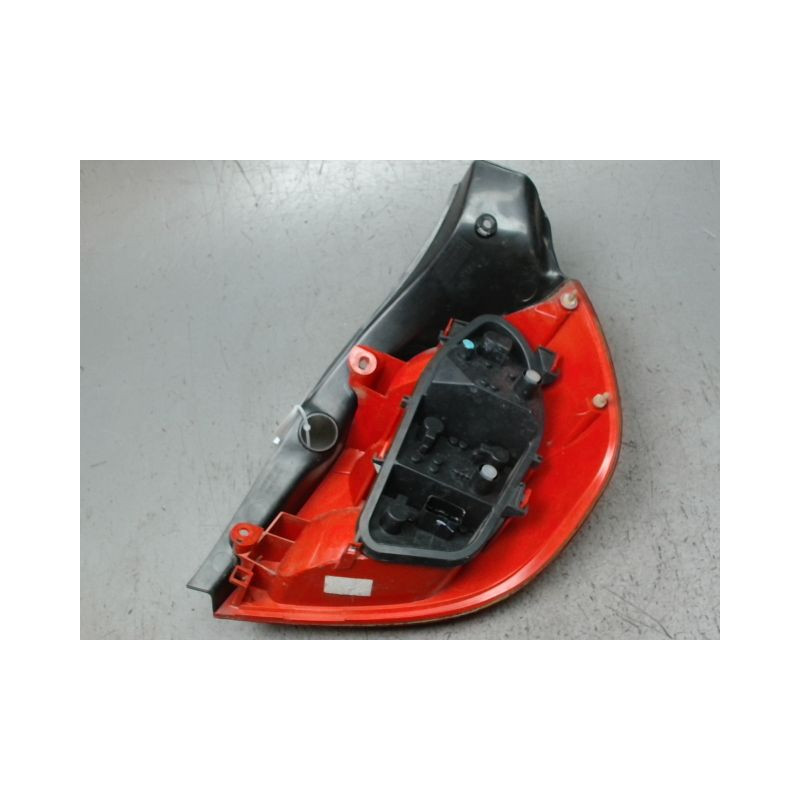 FEU ARRIERE GAUCHE  RENAULT CLIO III 2005-