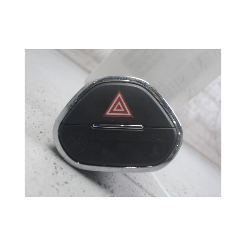 BOUTON DE WARNING OPEL CORSA