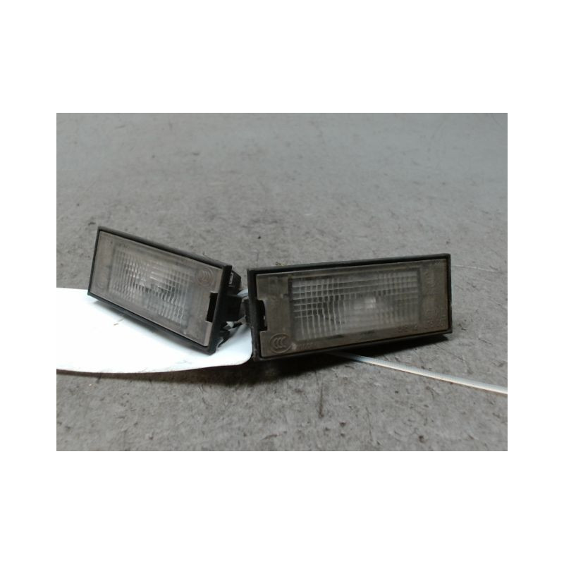 ECLAIREUR PLAQUE DE POLICE RENAULT MEGANE