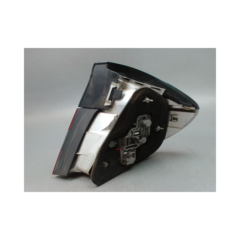 FEU ARRIERE GAUCHE  MERCEDES CLASSE C COUPE SPORT 2004-