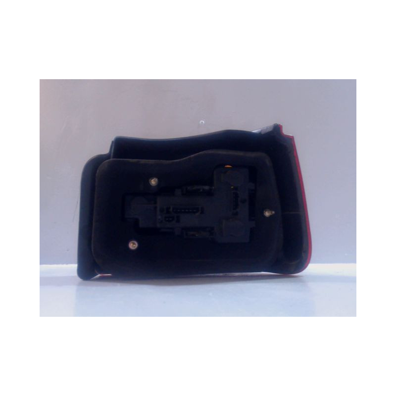 FEU ARRIERE GAUCHE  SEAT IBIZA 99-2002