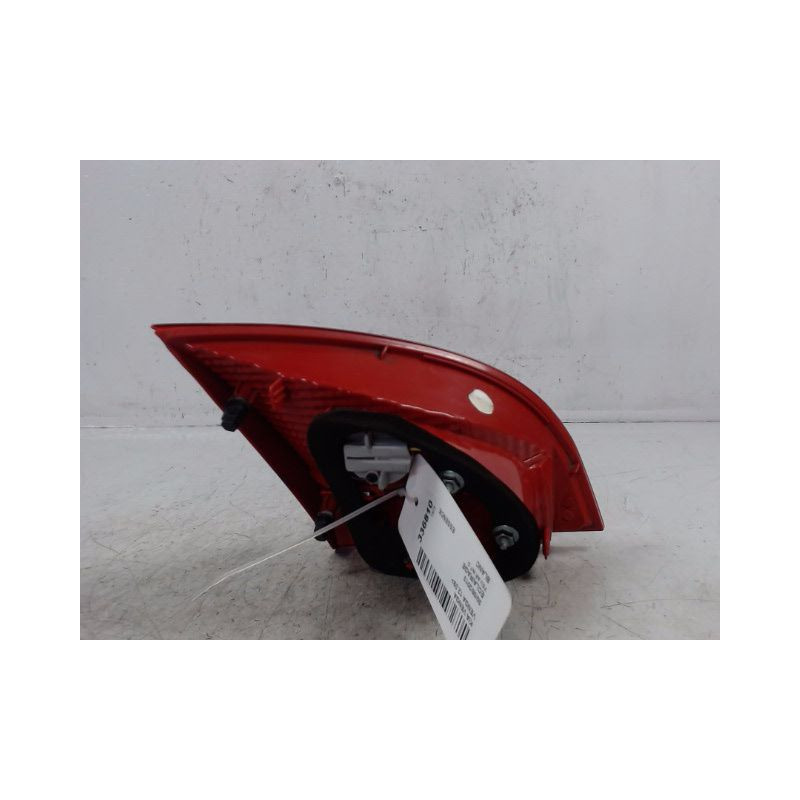 FEU ARRIERE INTERIEUR DROIT KIA VENGA 09-