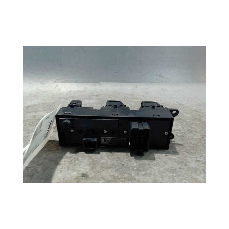 COMMANDE LEVE-GLACE PORTE AVG MITSUBISHI OUTLANDER