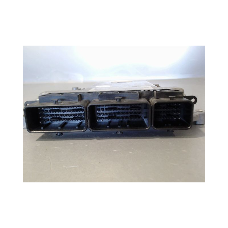 CALCULATEUR MOTEUR RENAULT MEGANE