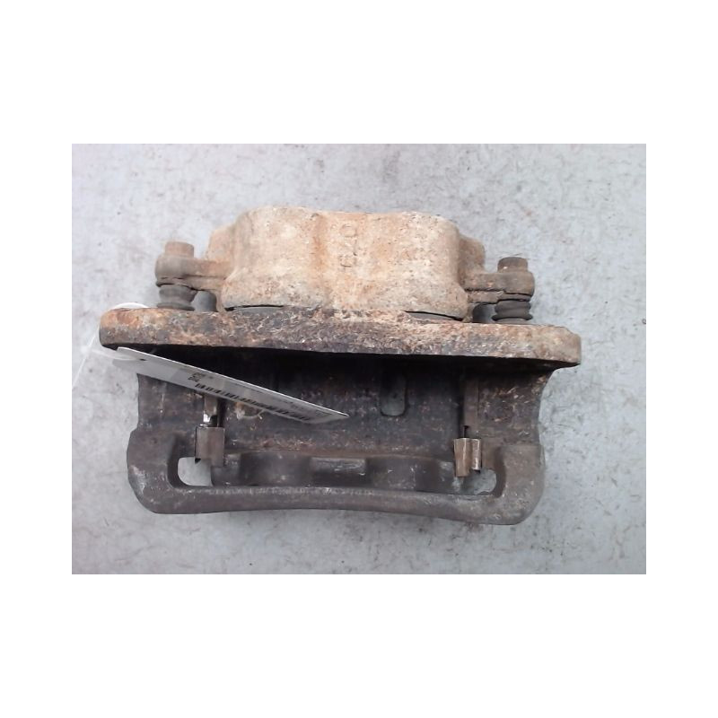 ETRIER DE FREIN AVANT DROIT MAZDA BT-50