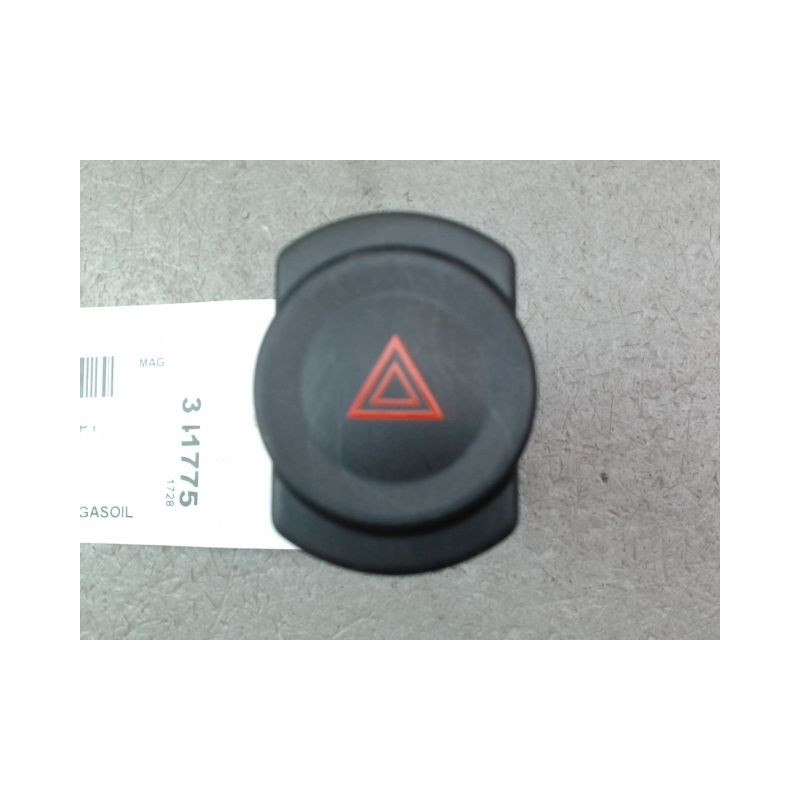 BOUTON DE WARNING DACIA SANDERO I 2008-2012