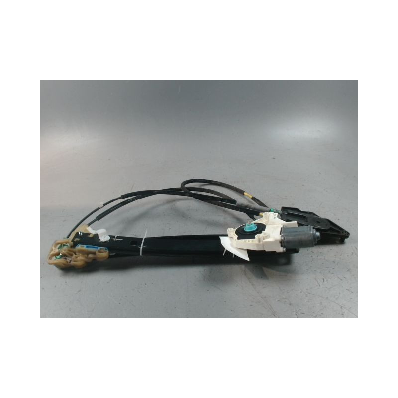 MECANISME+MOTEUR LEVE-GLACE AVANT DROIT AUDI A1