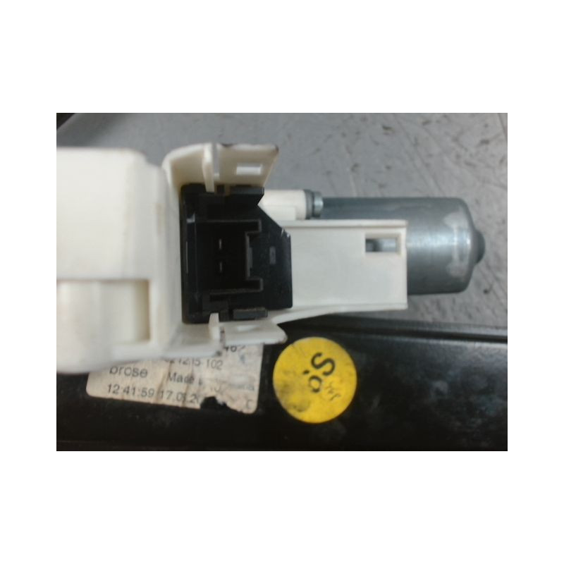 MECANISME+MOTEUR LEVE-GLACE AVANT DROIT AUDI A1
