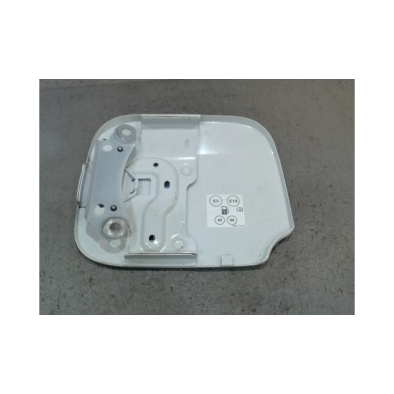 VOLET DE TRAPPE CARBURANT DACIA SANDERO