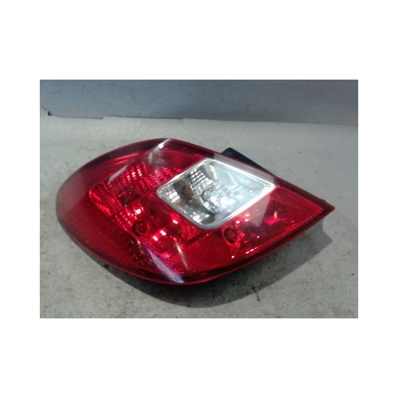 FEU ARRIERE GAUCHE  OPEL CORSA 2010-