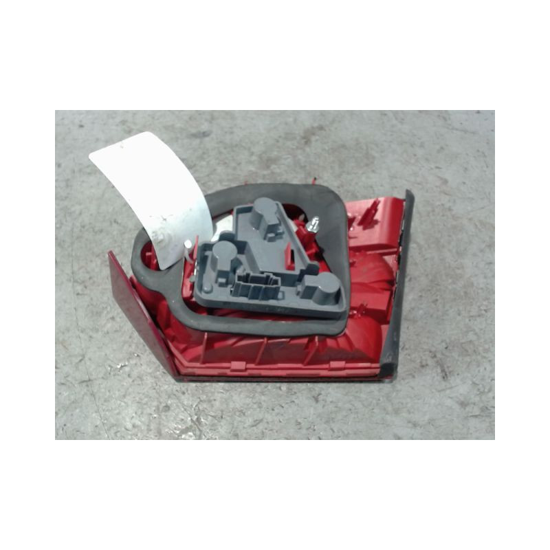 FEU ARRIERE INTERIEUR GAUCHE VOLKSWAGEN JETTA 2005-