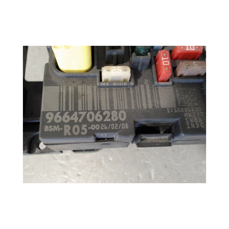 BOITE A FUSIBLES PEUGEOT 308
