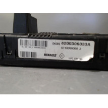 BOITE A FUSIBLES RENAULT MEGANE