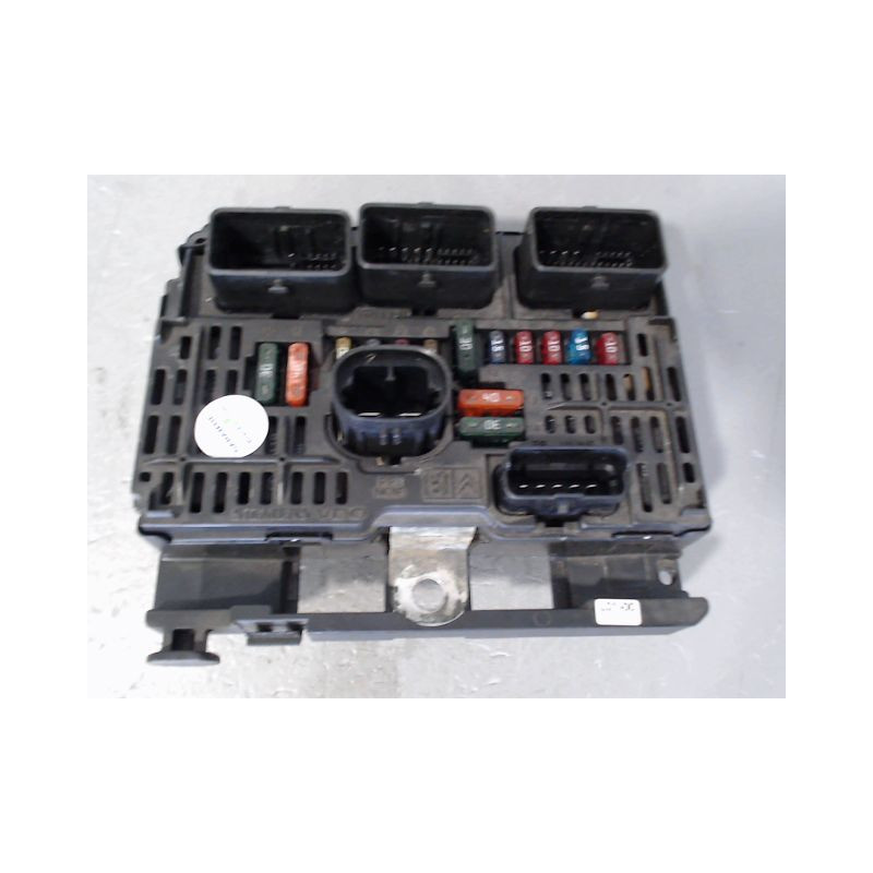 BOITE A FUSIBLES PEUGEOT 407