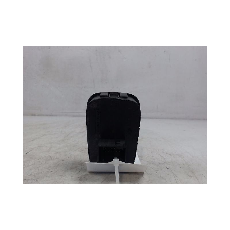BOUTON DE WARNING PEUGEOT BIPPER FOURGON 4P