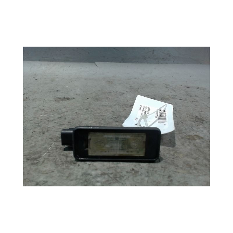 ECLAIREUR PLAQUE DE POLICE GAUCHE PEUGEOT 208