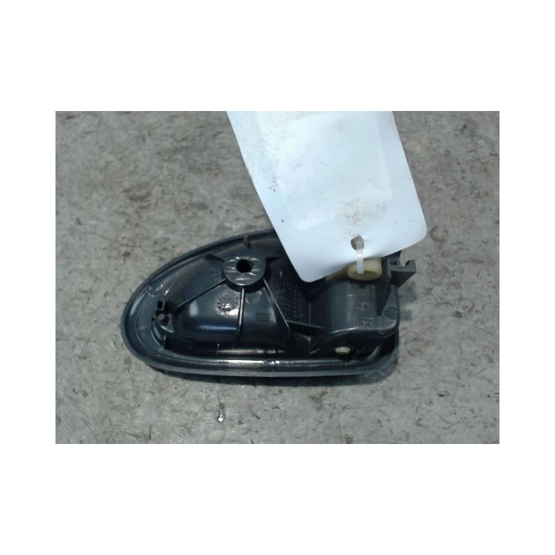 POIGNEE INTERIEURE PORTE AVANT DROIT RENAULT CLIO II CAMPUS 06-