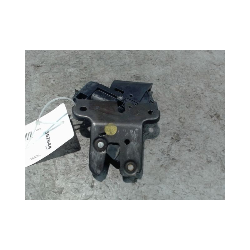 SERRURE COFFRE ARRIERE AUDI A4 2004-