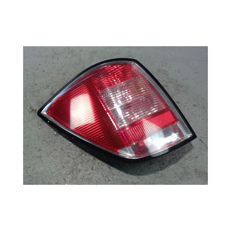 FEU ARRIERE GAUCHE  OPEL ASTRA BREAK 2004-