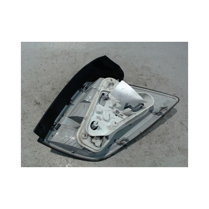 FEU ARRIERE GAUCHE  OPEL ASTRA BREAK 2004-