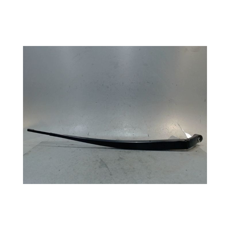 BRAS ESSUIE-GLACE AVANT DROIT TOYOTA PRIUS