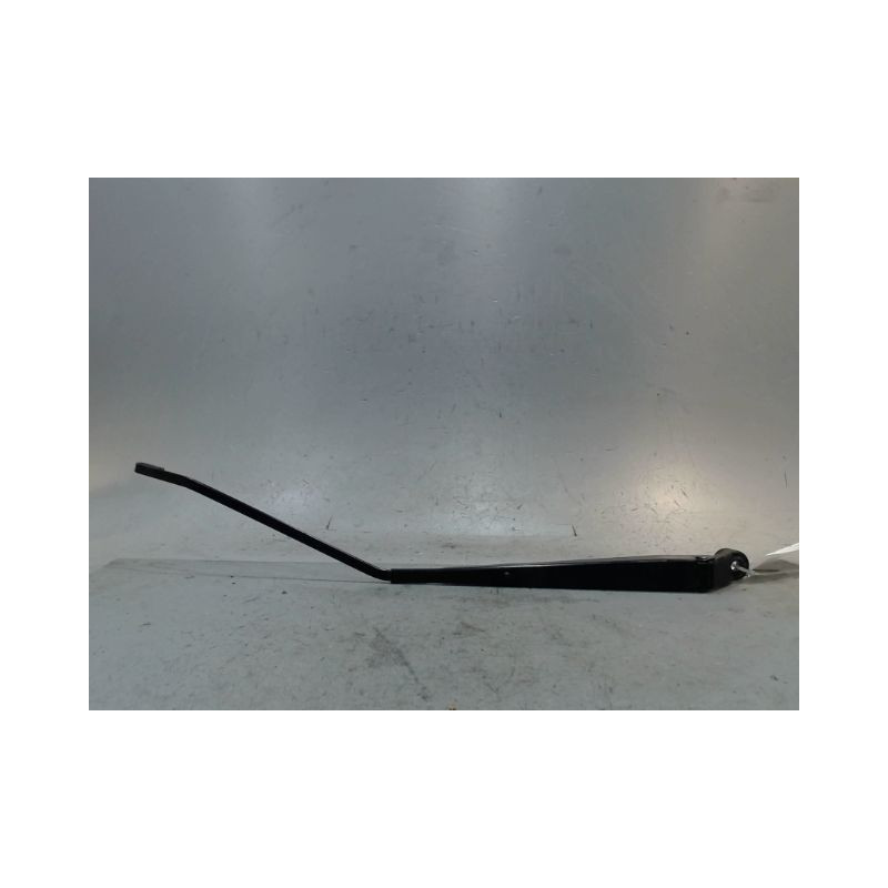 BRAS ESSUIE-GLACE AVANT DROIT SUZUKI SWIFT