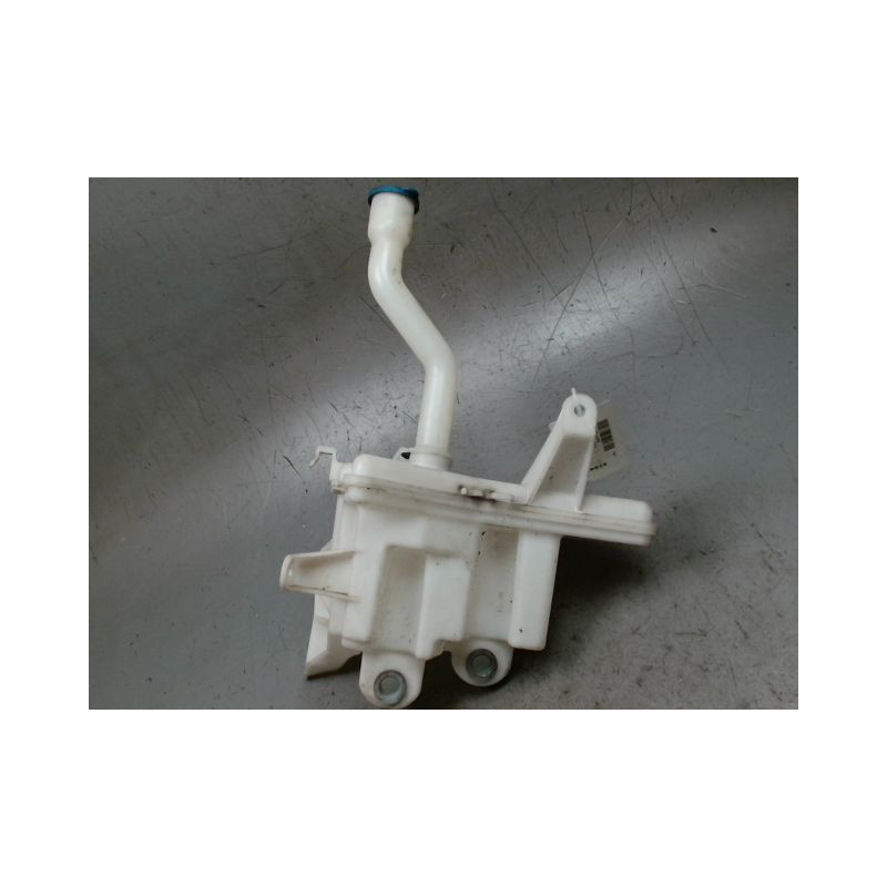 RESERVOIR LAVE-GLACE AVANT TOYOTA AURIS 2007-