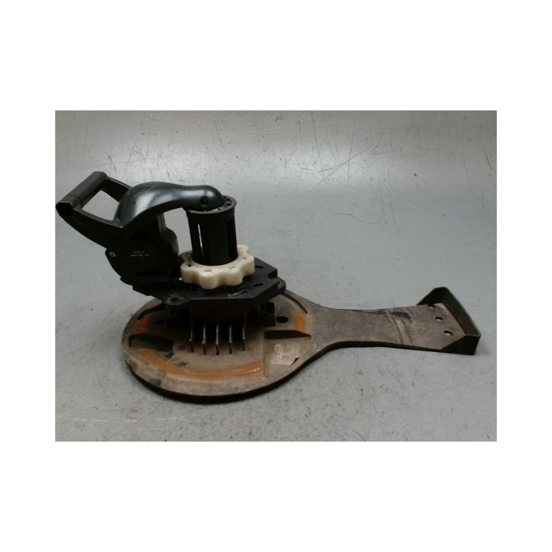 TREUIL DE ROUE DE SECOURS RENAULT CLIO III ESTATE 2008-