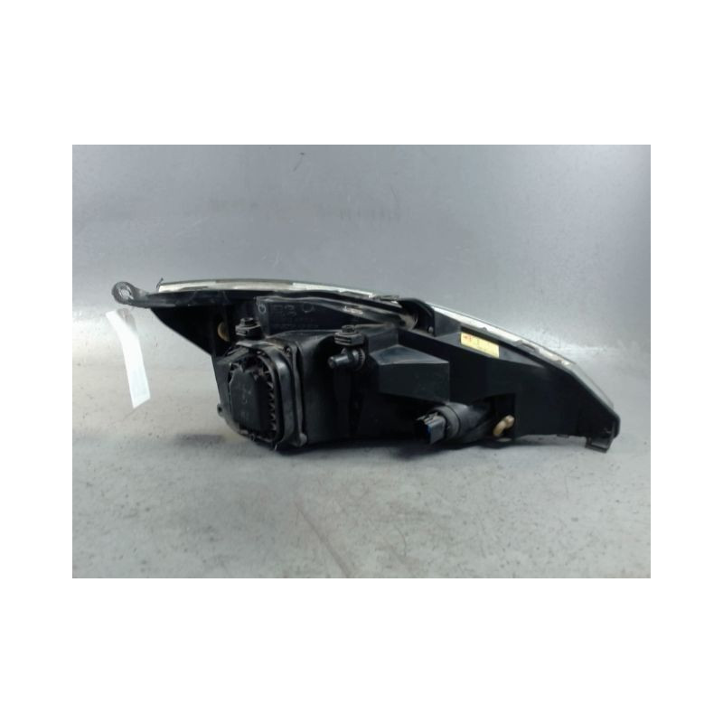 PHARE GAUCHE FORD FOCUS CLIPPER 98-04
