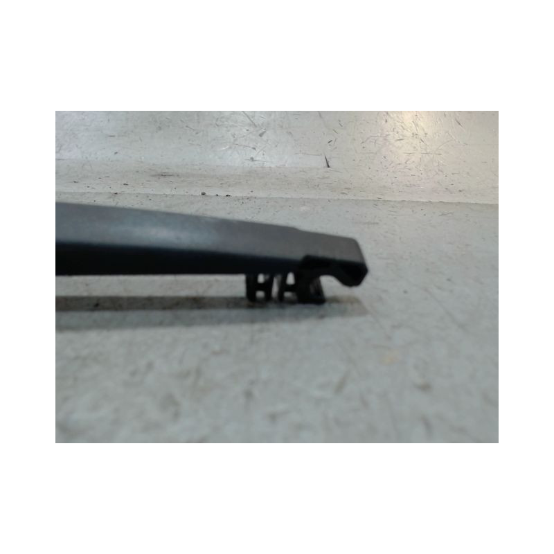 BRAS ESSUIE-GLACE ARRIERE TOYOTA YARIS