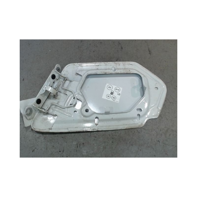 VOLET DE TRAPPE CARBURANT DACIA SANDERO