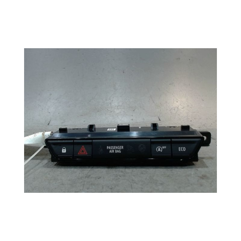 BOUTON DE WARNING DACIA SANDERO