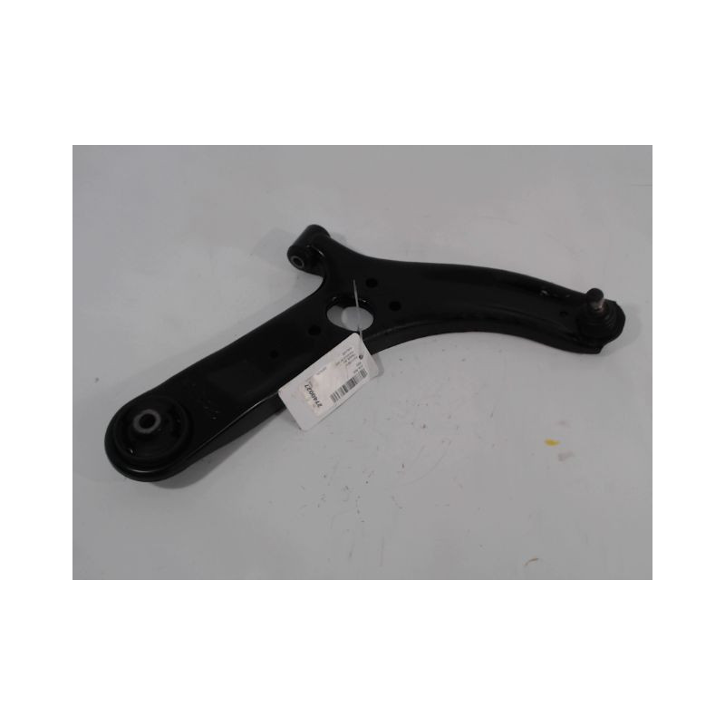 TRIANGLE INFERIEUR AVANT DROIT KIA RIO