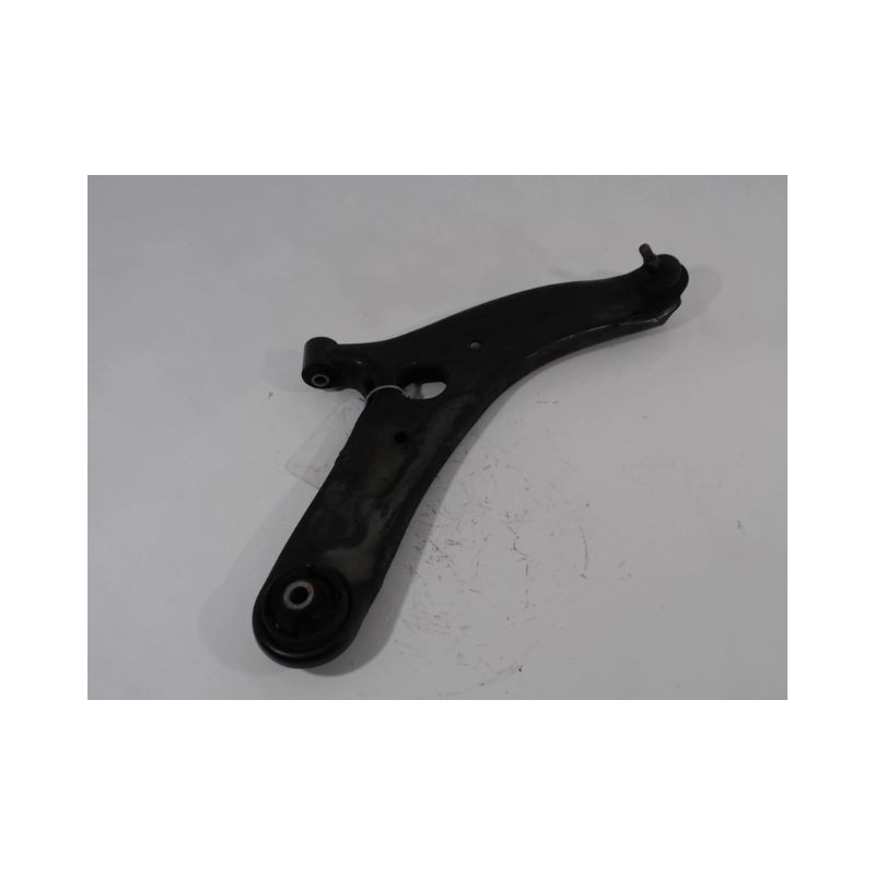 TRIANGLE INFERIEUR AVANT DROIT KIA VENGA 09-