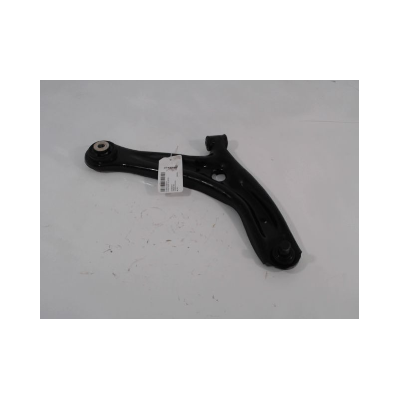 TRIANGLE INFERIEUR AVANT DROIT FORD FIESTA 2010-