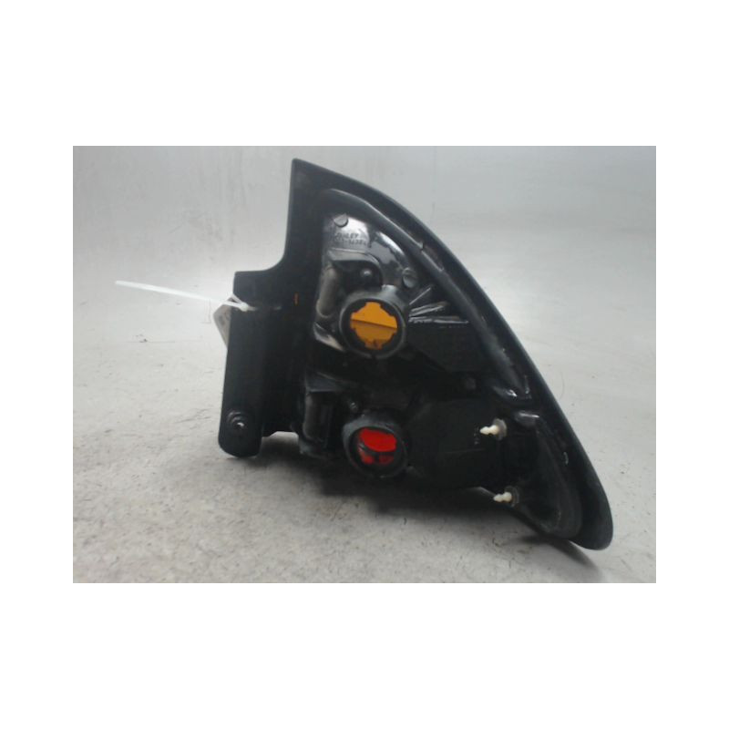 FEU ARRIERE GAUCHE  MAZDA 323