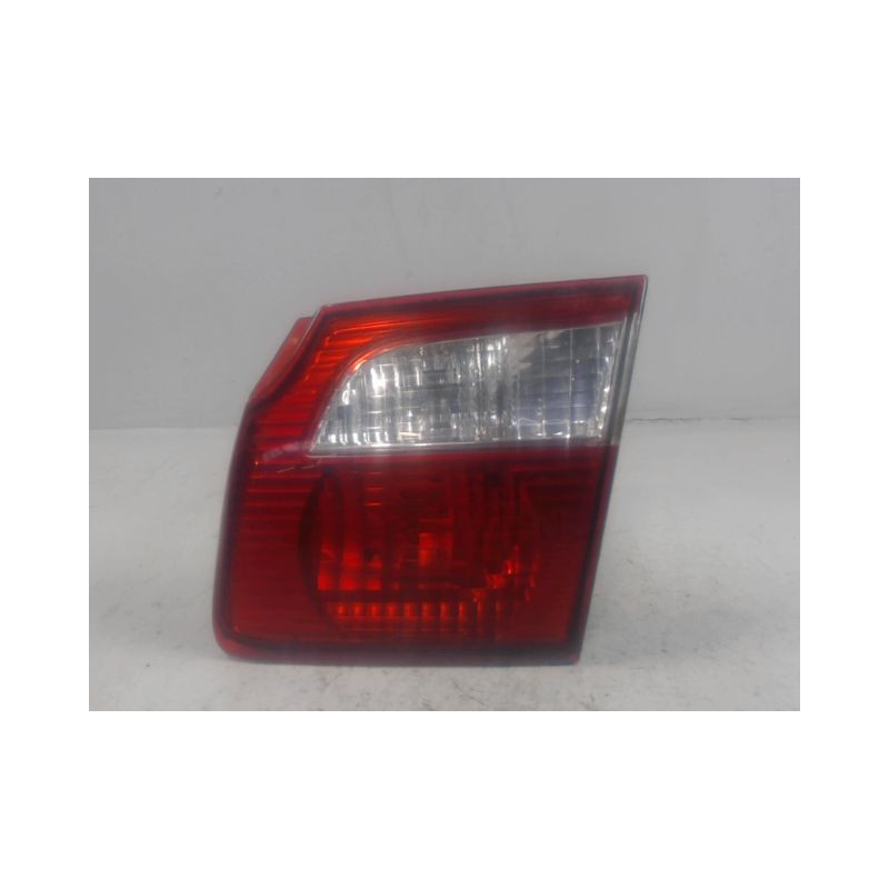 FEU ARRIERE INTERIEUR DROIT MAZDA 626 2000-2001