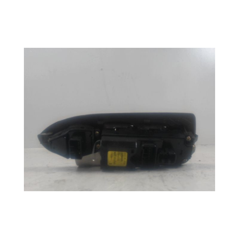 COMMANDE LEVE-GLACE PORTE AVG MAZDA 626 2000-2001