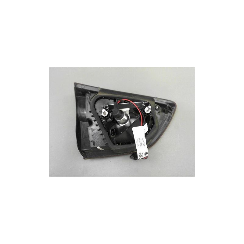 FEU ARRIERE INTERIEUR DROIT RENAULT CLIO IV ESTATE 2012-2016
