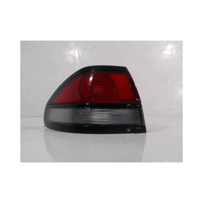 FEU ARRIERE GAUCHE  MAZDA 626 97-99