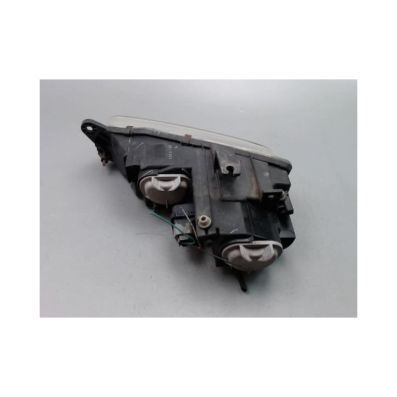 PHARE DROIT MAZDA 323 96-98