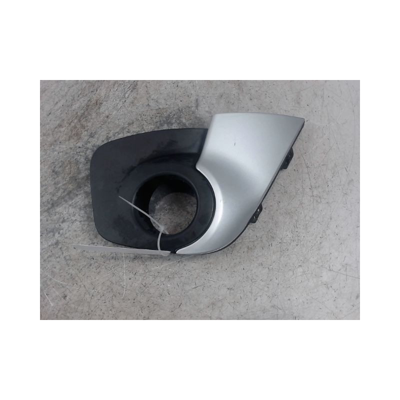 OBTURATEUR PHARE ADDITIONNEL PARE-CHOC AVG RENAULT TWINGO 2 2010-