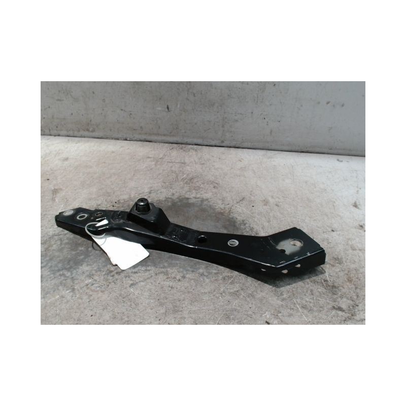 ENJOLIVEUR PHARE DROIT RENAULT MEGANE III 2008-